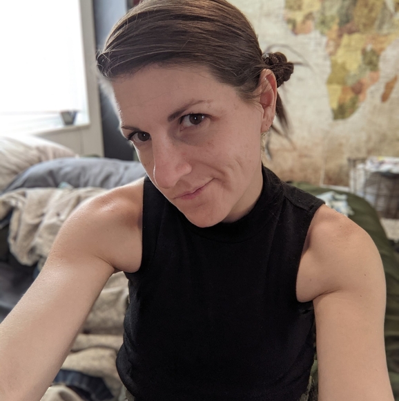 Meet your Posher, Kelli - Picture 1 of 1